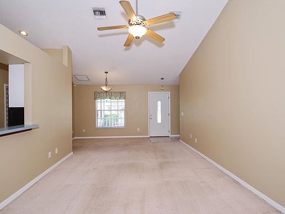 3rd image of 450 E Palmetto Ave