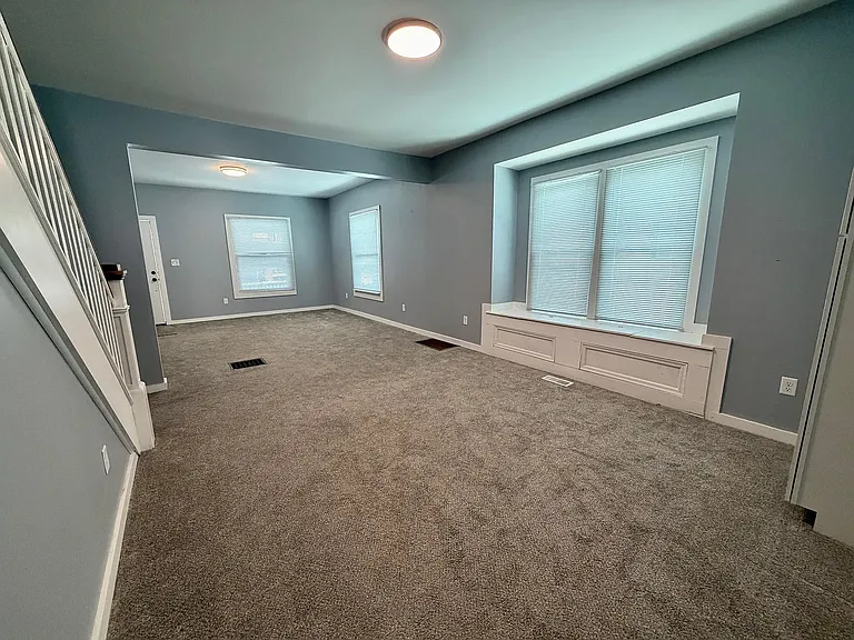 471 E Cecil St — Photo 7