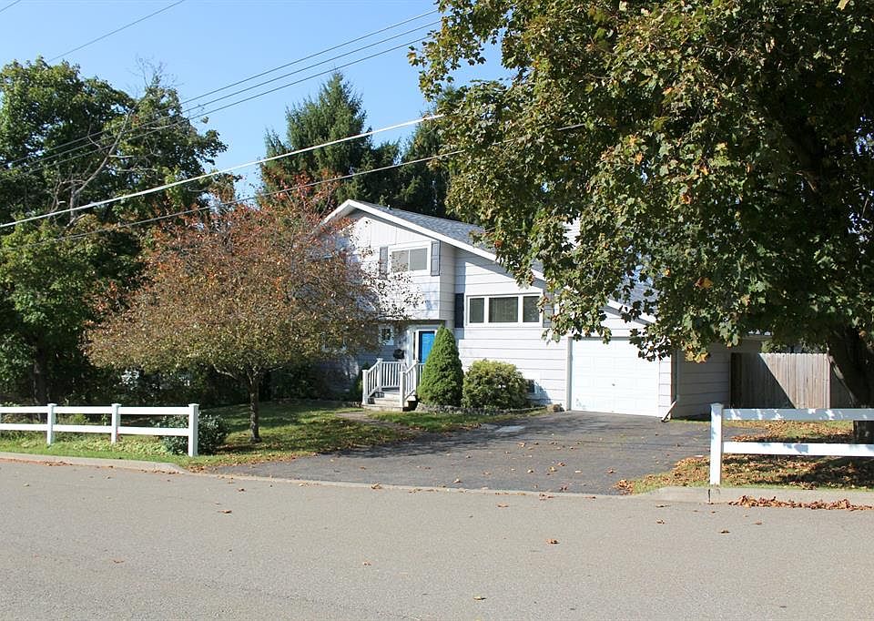 1st image of 9 Bradley St