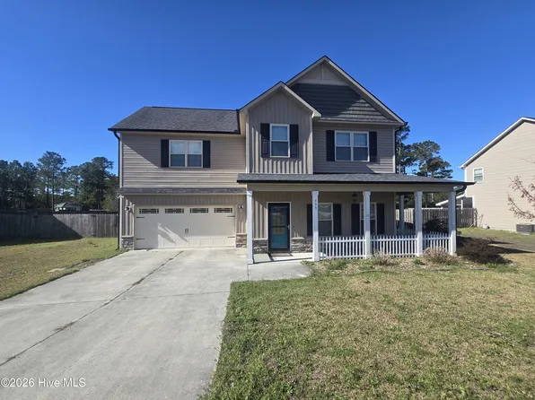 333 Inverness Dr, Hubert, NC 28539