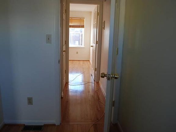 Hallway between BR2 & BR3