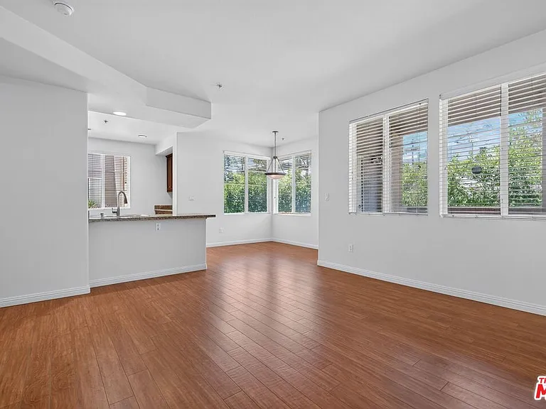 360 Avenue 26 #107 — Photo 8