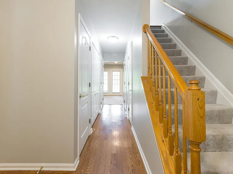 733 Mashie Ct — Photo 2