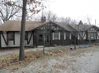 215 Strecker Rd, Ballwin, MO