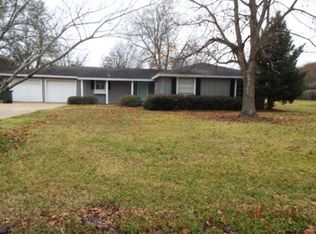 1112 S 15th St, Nederland, TX 77627