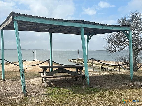 3rd image of 194 Sailfish Ln
