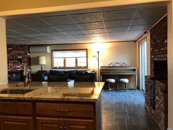 2nd image of 211 Sunset Ave