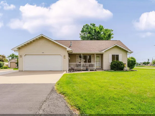 1202 Willow Bend Ln, Oshkosh, WI 54904