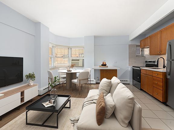 3rd image of 4960 N Marine Dr APT 117