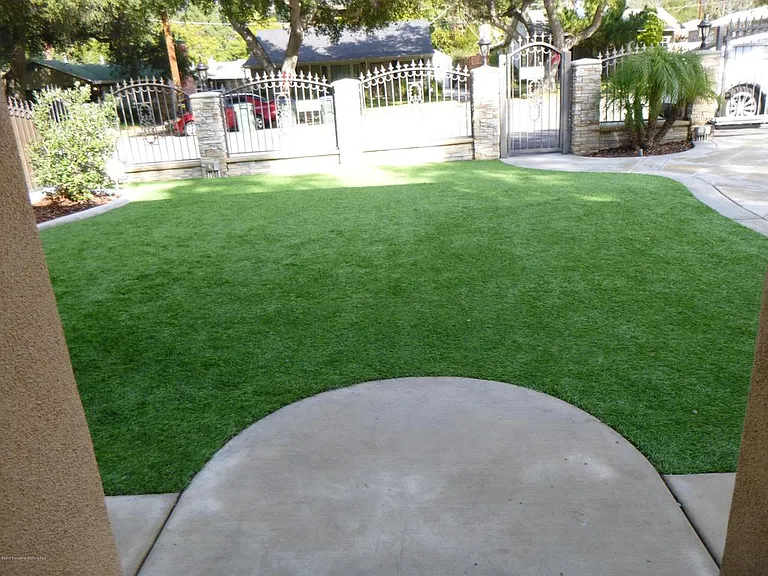 770 W Altadena Dr — Photo 23