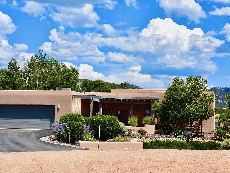 1st image of 554 Valle Chamiso Ln