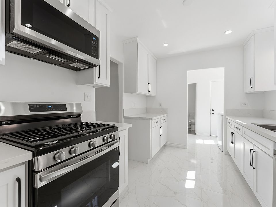1st image of 824 S Holt Ave #824