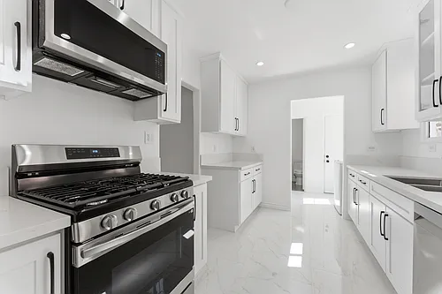 824 S Holt Ave #824 Photo 1