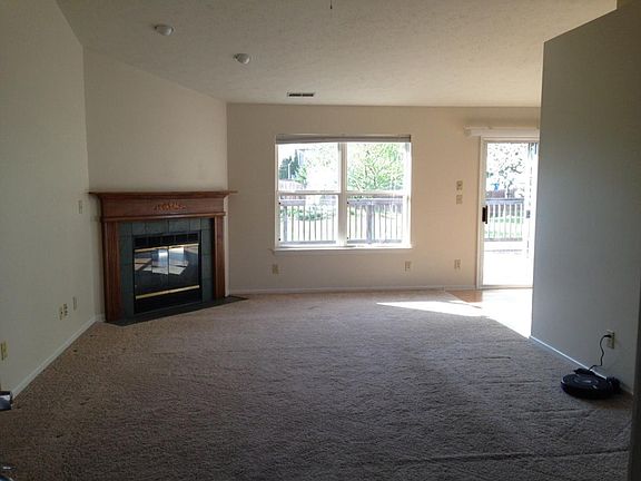 high ceiling - family room