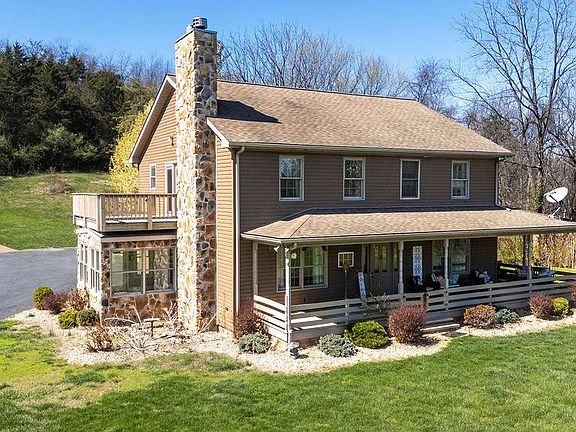 3rd image of 840 Commerce Rd