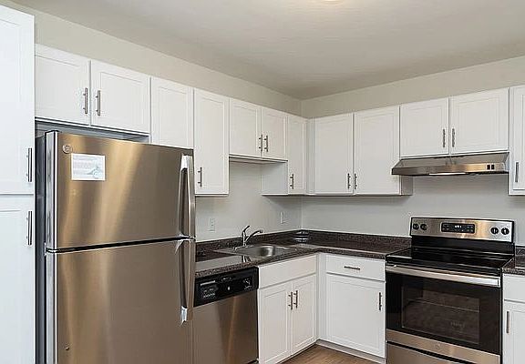 2nd image of 231 E 33rd St #6B