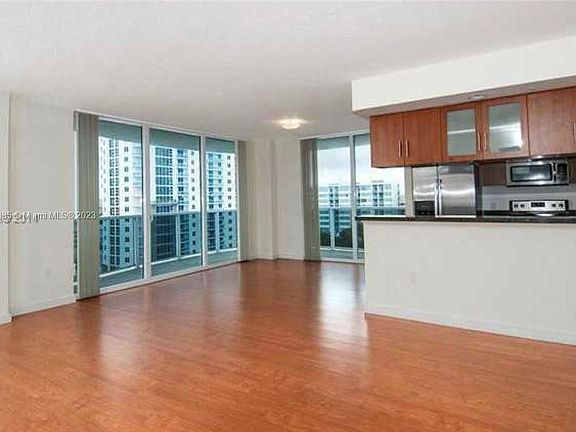 2nd image of 601 NE 23rd St APT 1505