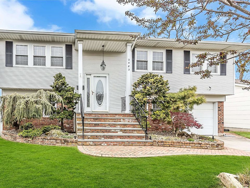 1st image of 2583 Castle Ct