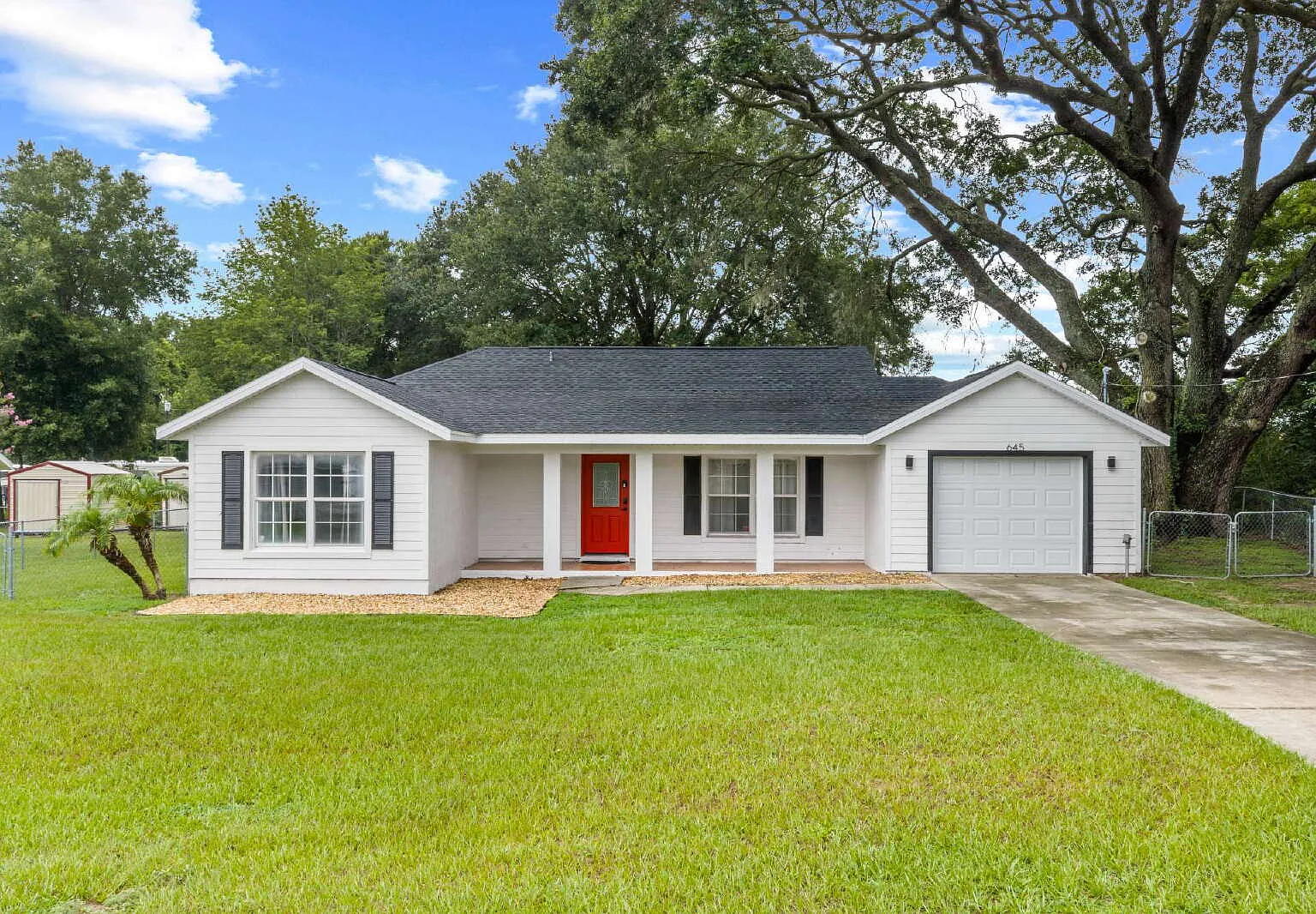 3 bed, 2.0 bath, 1365 sqft, $2,000 — Photo 1