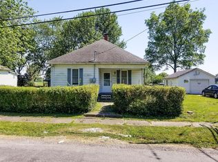 1144 E Macoupin St, Staunton, IL 62088