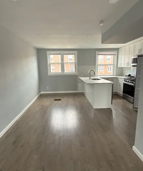 2139 Brighton St — Photo 4