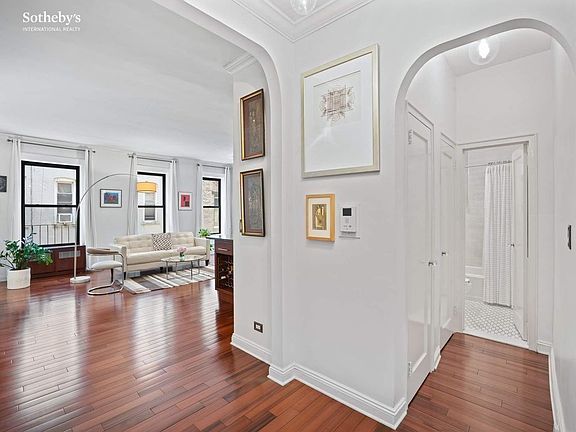 5th image of 310 W 94th St APT 5C
