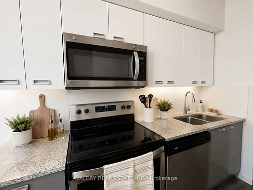 257 Hemlock St Photo 1