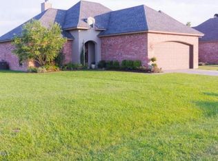 421 Blackwater River Dr, Lafayette, LA 70508
