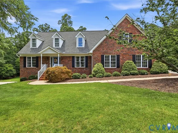 4320 Stebbins St, Chester, VA 23831