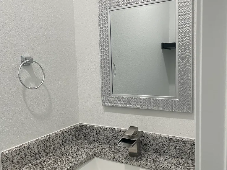 1/2 bathroom