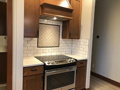 3rd image of 5925 332nd St E