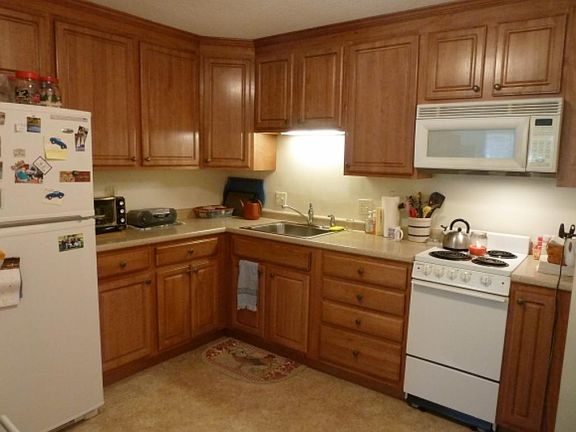 2nd image of 8 Saint James Pl APT 801