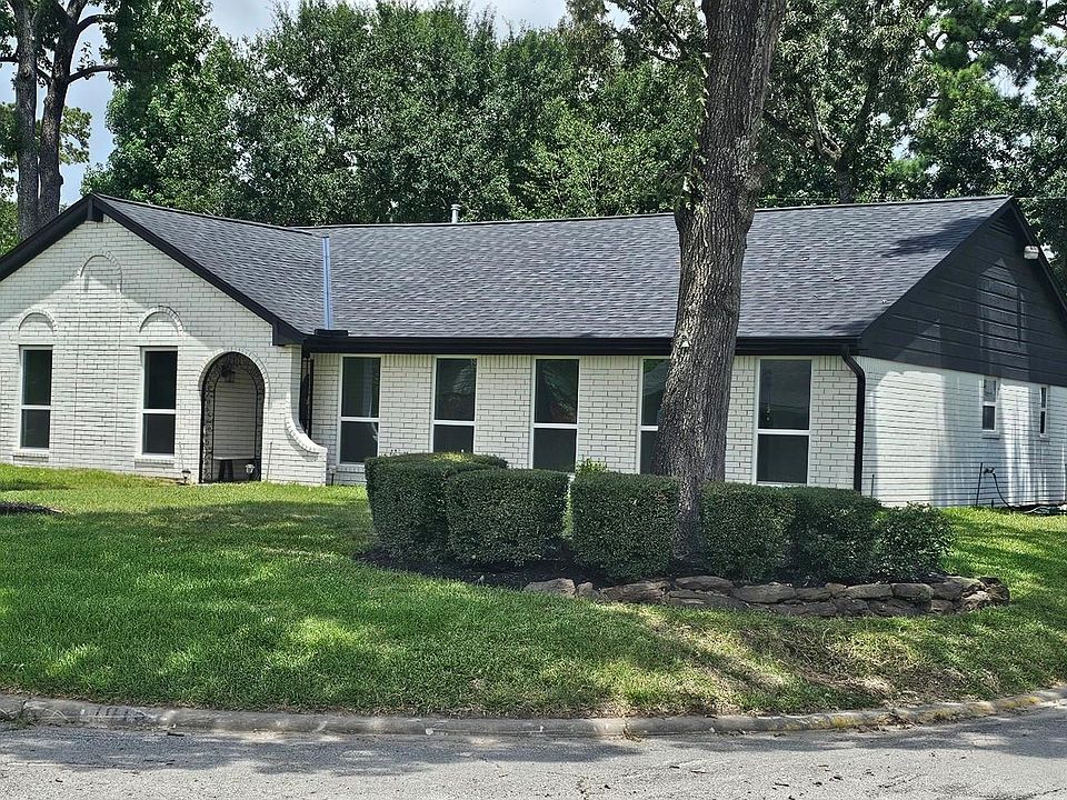 1st image of 1015 Doral Ln