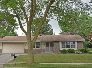 1520 David Ln, Waukesha, WI 53189