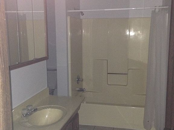 4th image of 725 Grove St APT 6