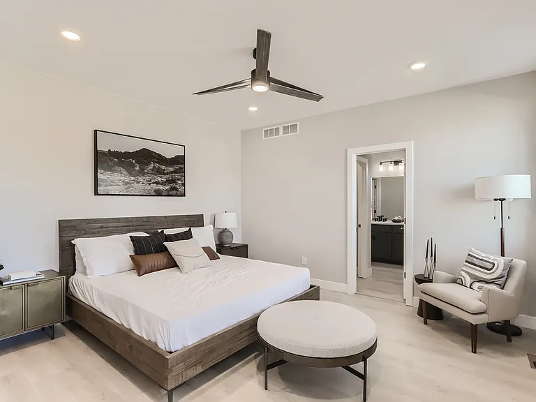 2050 Ballyneal St — Photo 3