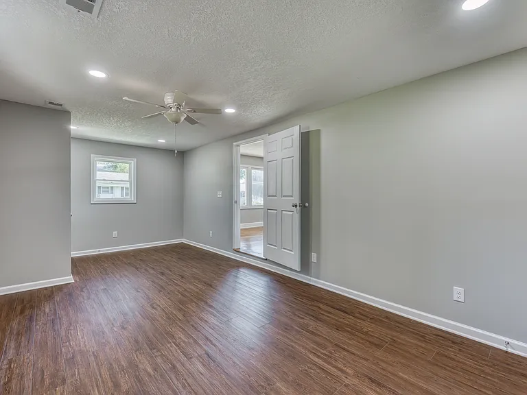 1216 Norway St #101 — Photo 9