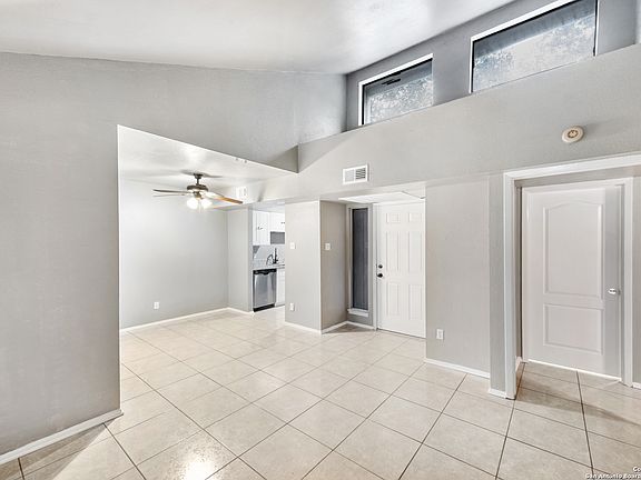 5th image of 3843 Barrington St #227