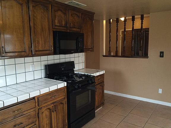 4th image of 825 Lazarine Ct