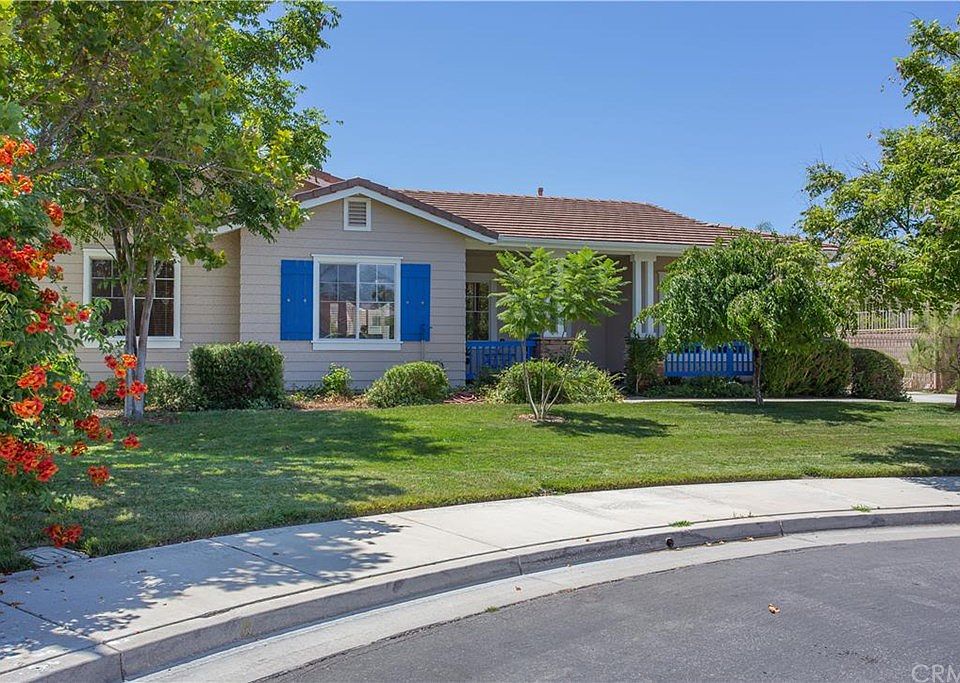 1st image of 23935 Susana Way