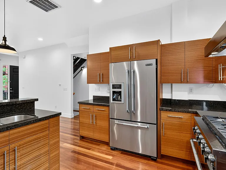 1690 NW Riverscape St — Photo 12