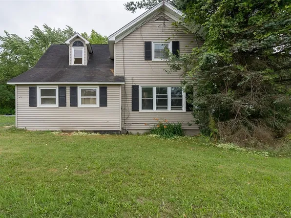 21 Cemetery St, Altmar, NY 13302