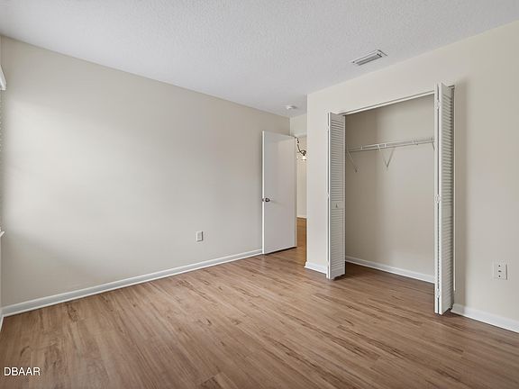 5th image of 10 Bren Mar Ln