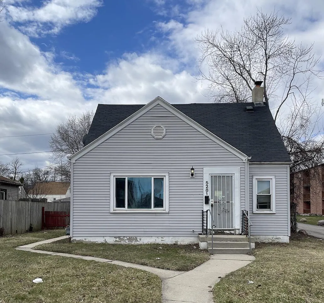 5281 North Teutonia AVENUE photo 1