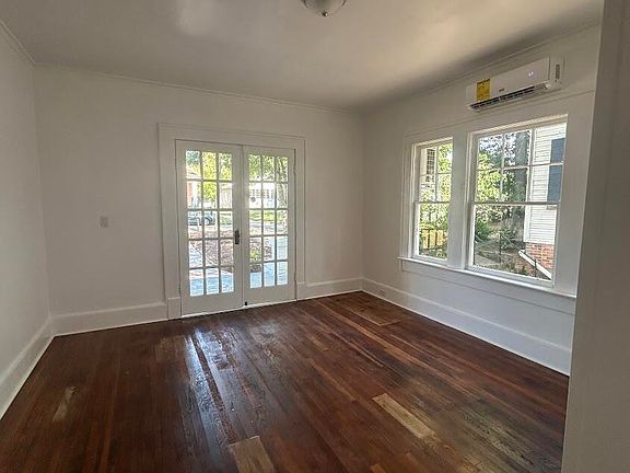 4th image of 836 N 8th Ave