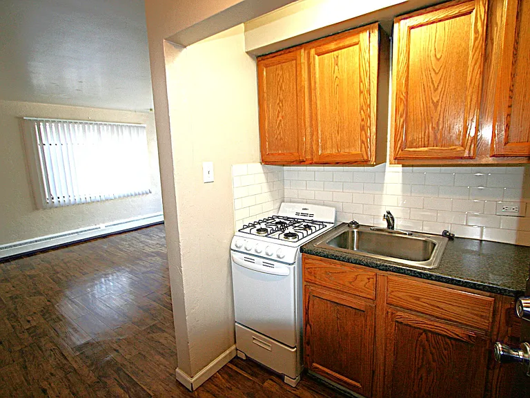 Mason Apts — Photo 9
