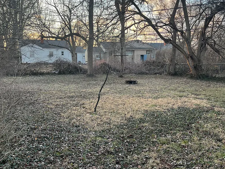 261 Lowell Rd — Photo 27