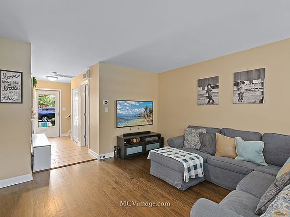 4th image of 7550 Canterbury Dr