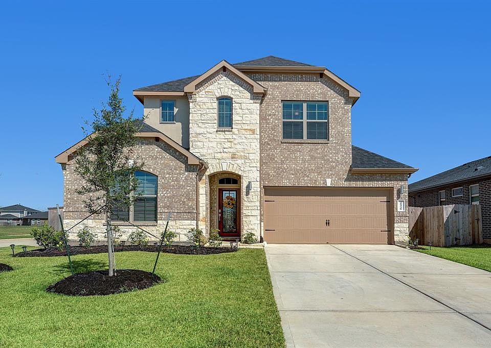 1st image of 28430 Hannahs Harbor Ln