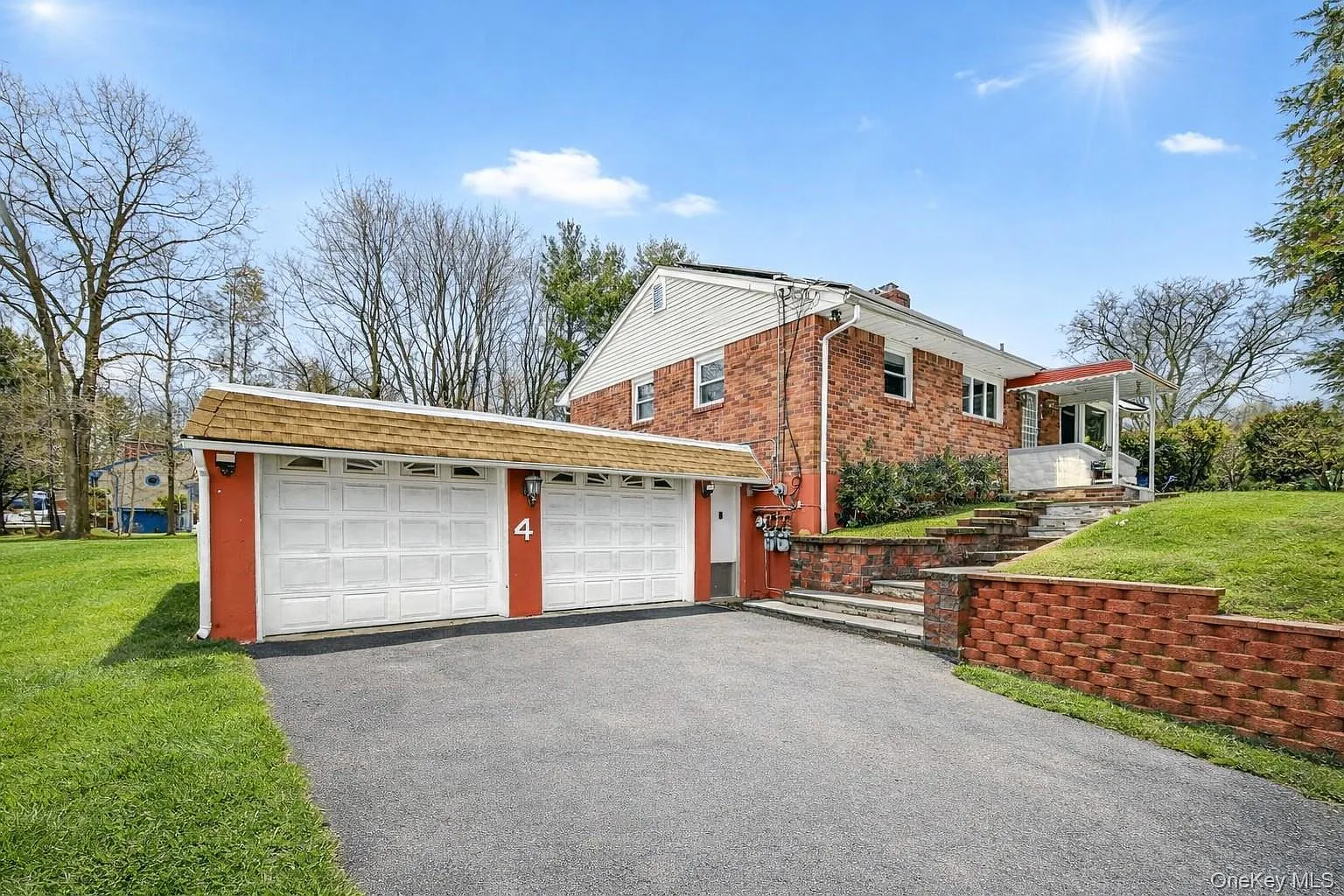 4 Kingsland Drive photo 1